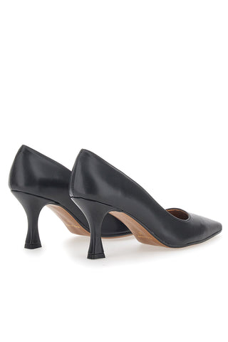 Črne čevlje z zvonastim peto Pittarello Couture 48301