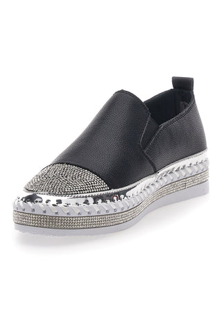 Sneakers Slip-On s črnimi okraski Cafè Cost 23015