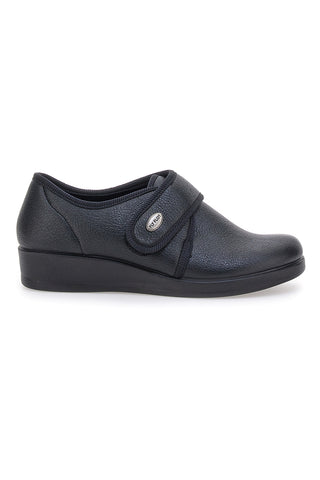 Črne zaprte copate z velcro zaponko FLY FLOT 38862