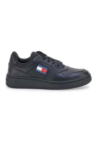 Črni športni copati TOMMY JEANS RETRO BASKET ESS