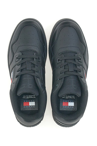 Črni športni copati TOMMY JEANS RETRO BASKET ESS