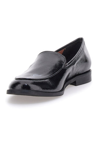 Črni mokasini z lakiranim učinkom, slip-on Pittarello glam 3659