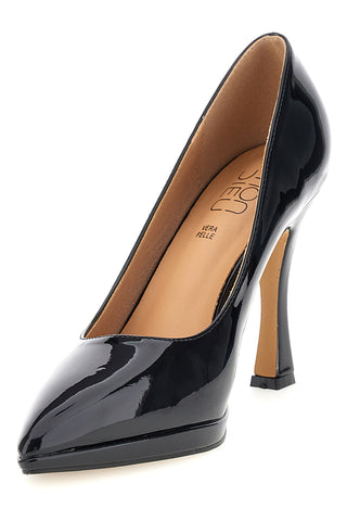 Decollete Nera in Effetto Vernice con Tacco Svasato Mon dieu B1929H1
