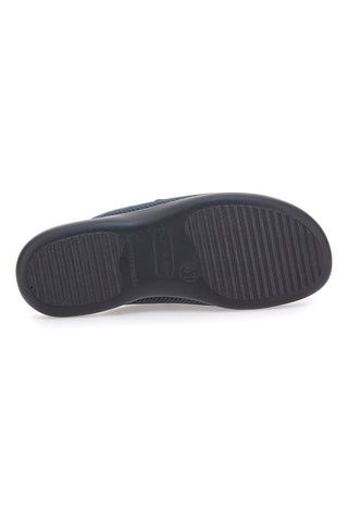 Antracitne preluknjane copate s preluknjanim podplatom Fly Flot 90P70118FB