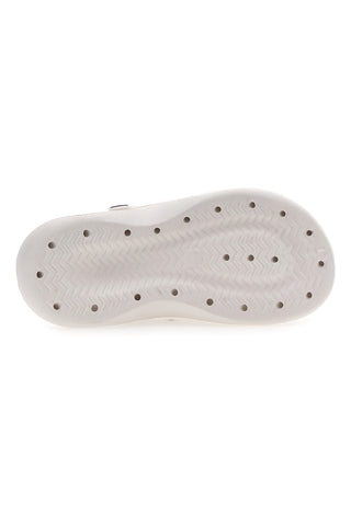 Beli sabot z okrasnimi obeski 2T2L 2035