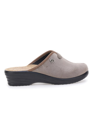 Taupe copate s perforirano podplatjo in udobnim kliniem Fly Flot 90L80X68PE