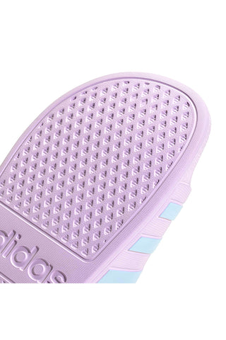 Lila kopalke z Adidas Adilette Aqua črtami