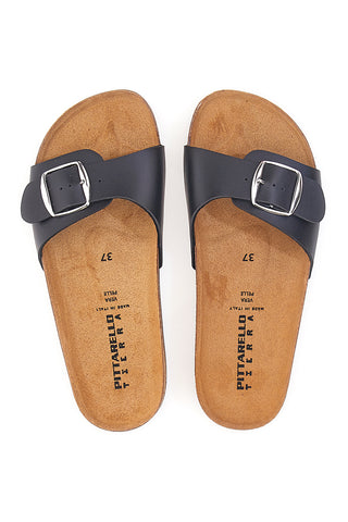 Črne natikače s sponko, izdelane v Italiji PITTARELLO TIERRA 257A21030SR