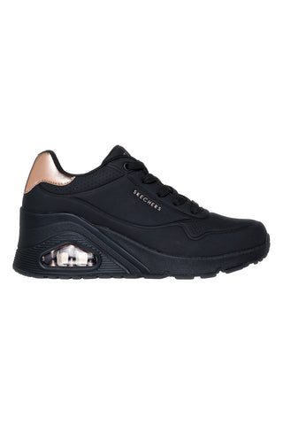 Črni supergi s klobučkom in zlatimi detajli Skechers Uno Wedge Hi Steps