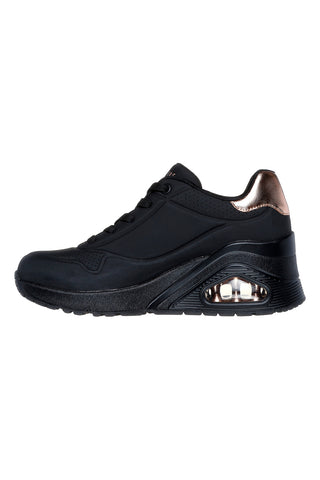 Črni supergi s klobučkom in zlatimi detajli Skechers Uno Wedge Hi Steps