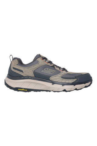 Športni čevlji Skechers D'Lux Pro v barvi taupe z antislipno podlogo Memory Foam