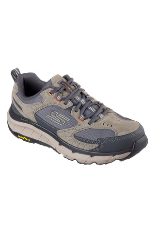 Športni čevlji Skechers D'Lux Pro v barvi taupe z antislipno podlogo Memory Foam