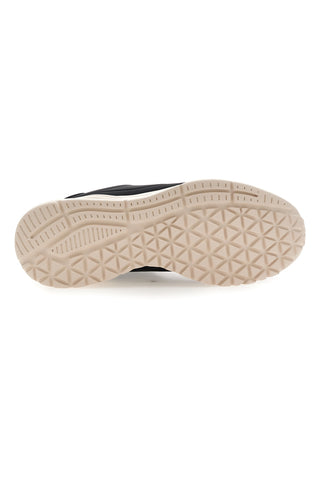 Črni športni copati z Memory Foam Skechers UNO LITE SUITED LITE