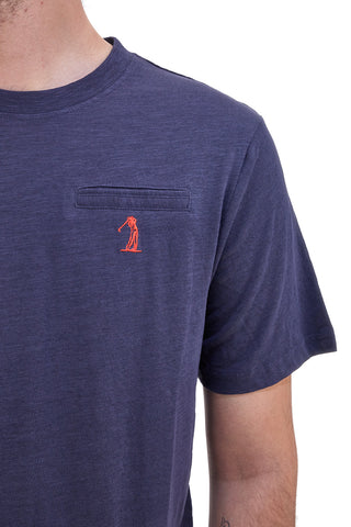 Modra majica z okroglim izrezom in rdečim vezenim logotipom U.S. GOLF CLUB TS1100
