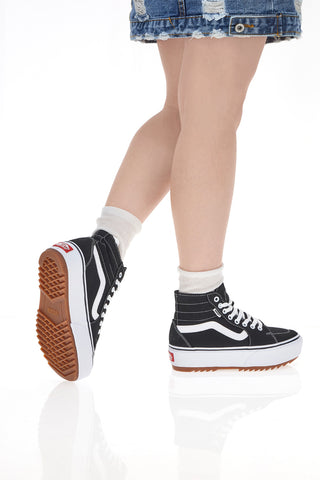 Superge z ravno platformo Vans Hi Tapere črne in bele
