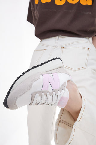 Bele in roza ženske superge New Balance 237