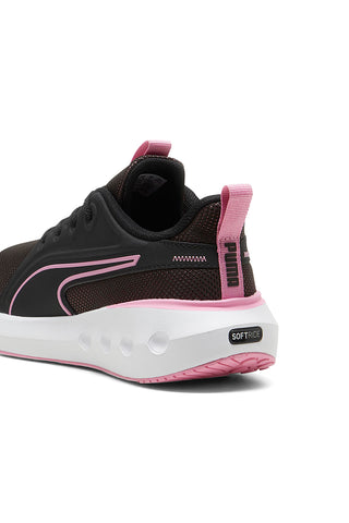 Črni tekaški čevlji z roza detajli Puma Sotfride carson 31015404
