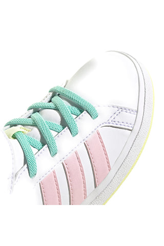 BELE MID-CUT SNEAKERS Z BARVNIMI DETAJLI ADIDAS GRAND COURT MID K