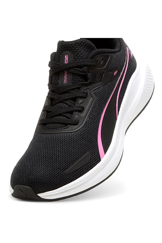 Črni tekaški čevlji z roza detajli Puma Skyrocket Lite