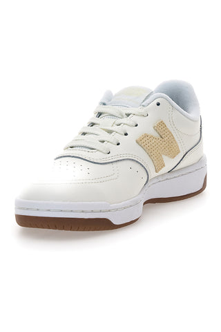 Ženski čevlji iz usnja v barvi off white z kontrastnim logotipom New balance BBW80POR
