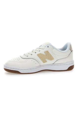 Ženski čevlji iz usnja v barvi off white z kontrastnim logotipom New balance BBW80POR