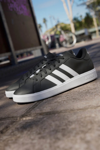Črni športni copati z 3 belimi črtami Adidas Grand Court Base 2