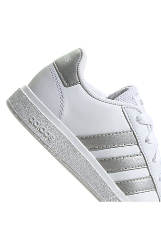 Bele superge s srebrnimi črtami Adidas Grand Court 2 K