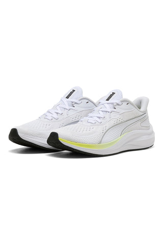 Beli oblazinjeni lahki tekaški copati Puma Skyrocket Lite 2