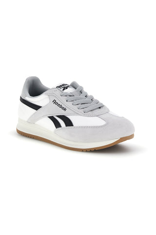 Bele športne copate iz blaga s svetlo sivimi vložki Reebok World 70