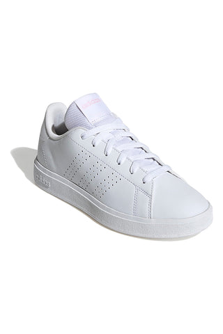Bele superge z izrezanimi trakovi iz recikliranega materiala Adidas Advantage Base 2