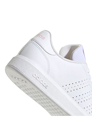 Bele superge z izrezanimi trakovi iz recikliranega materiala Adidas Advantage Base 2