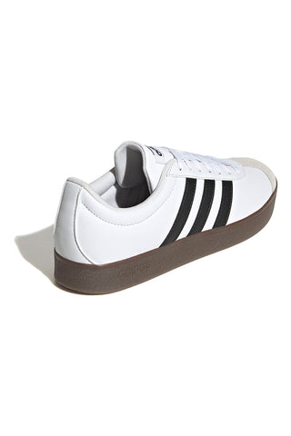 Bele superge z črnimi črtami in konico iz semiša Adidas VL Court Base