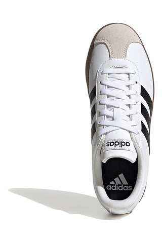 Bele superge z črnimi črtami in konico iz semiša Adidas VL Court Base
