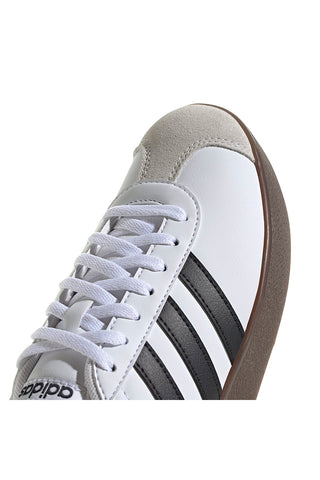 Bele superge z črnimi črtami in konico iz semiša Adidas VL Court Base