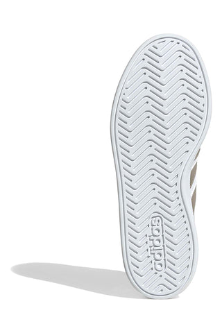 Bele superge z zlatimi črtami iz recikliranega sintetičnega usnja Adidas Grand Court Base 3.0