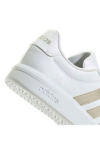 Bele superge z zlatimi črtami iz recikliranega sintetičnega usnja Adidas Grand Court Base 3.0