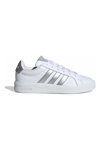 Bele superge s srebrnimi črtami iz sintetičnega usnja Adidas Grand Court 3 J