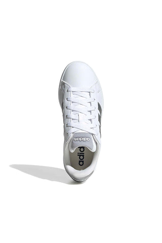 Bele superge s srebrnimi črtami iz sintetičnega usnja Adidas Grand Court 3 J