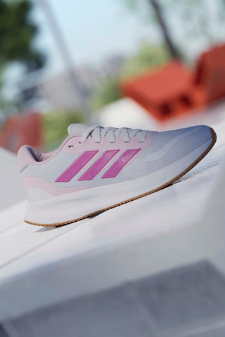 Bele in roza tekaške čevlje iz mrežastega materiala s podplatom Cloudfoam Adidas Runfalcon 5 J