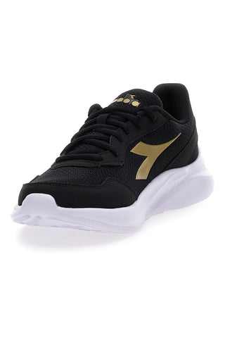 Lahki črni tekaški čevlji iz mrežastega materiala Diadora Robin 6 W