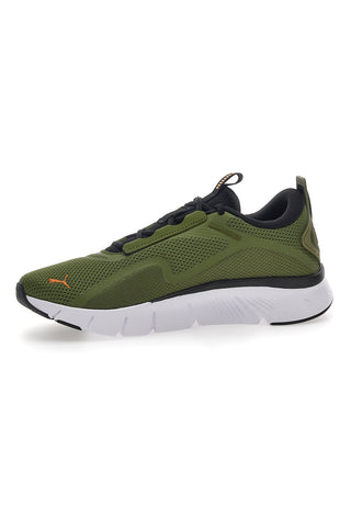 Tekaske čevlje vojaške zelene barve iz mrežastega materiala Puma Flex Focus Lite