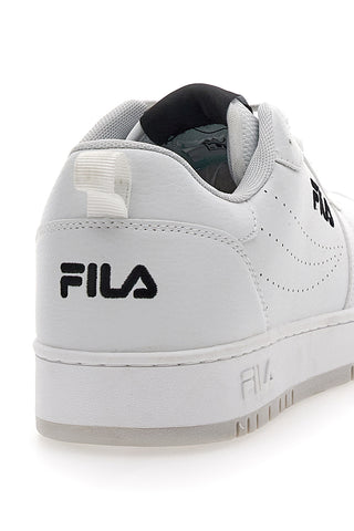 Bele superge z logotipom na strani za moške Fila Rega