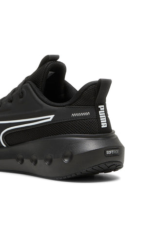 Črni tekaški čevlji Puma Softride Carson