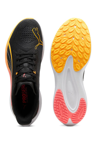 Črni tekaški čevlji z fluorescenčnimi detajli Puma Darter Pro