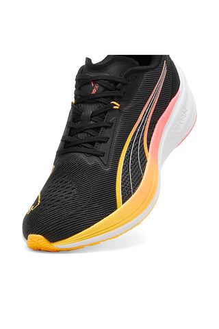 Črni tekaški čevlji z fluorescenčnimi detajli Puma Darter Pro