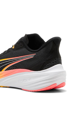Črni tekaški čevlji z fluorescenčnimi detajli Puma Darter Pro