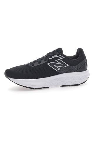 Črni tekaški čevlji z mrežastim zgornjim delom NEW BALANCE 520