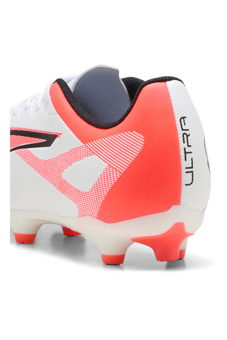 Bele in rdeče nogometne čevlje s čepki Puma ULTRA 5 PLAY FG/AG
