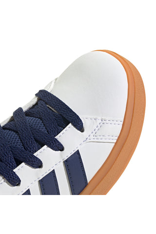Bele superge z vezalkami in modrimi stranskimi trakovi Adidas GRAND COURT 2.0 K