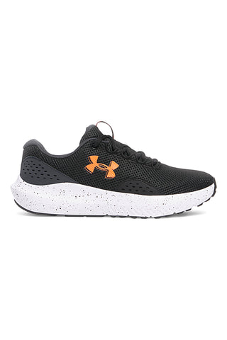 Črni tekaški copati Under Armour Surge 4